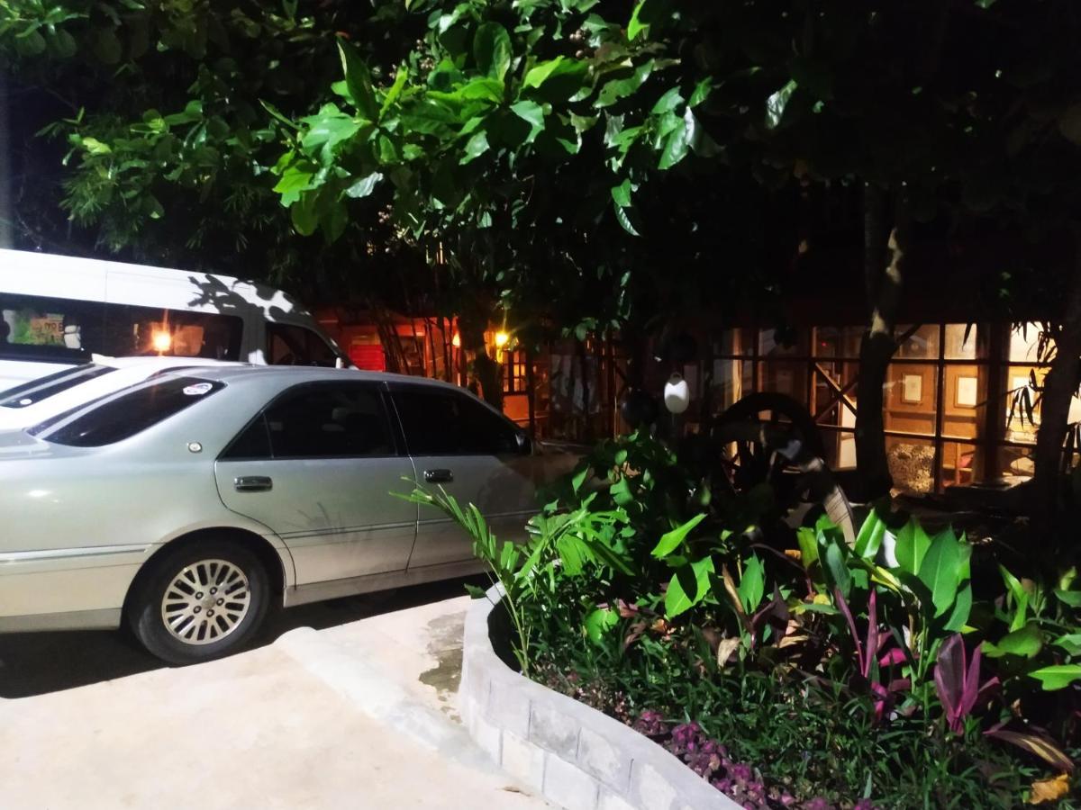 Dream House Guest House & Restaurant Ngwesaung Buitenkant foto