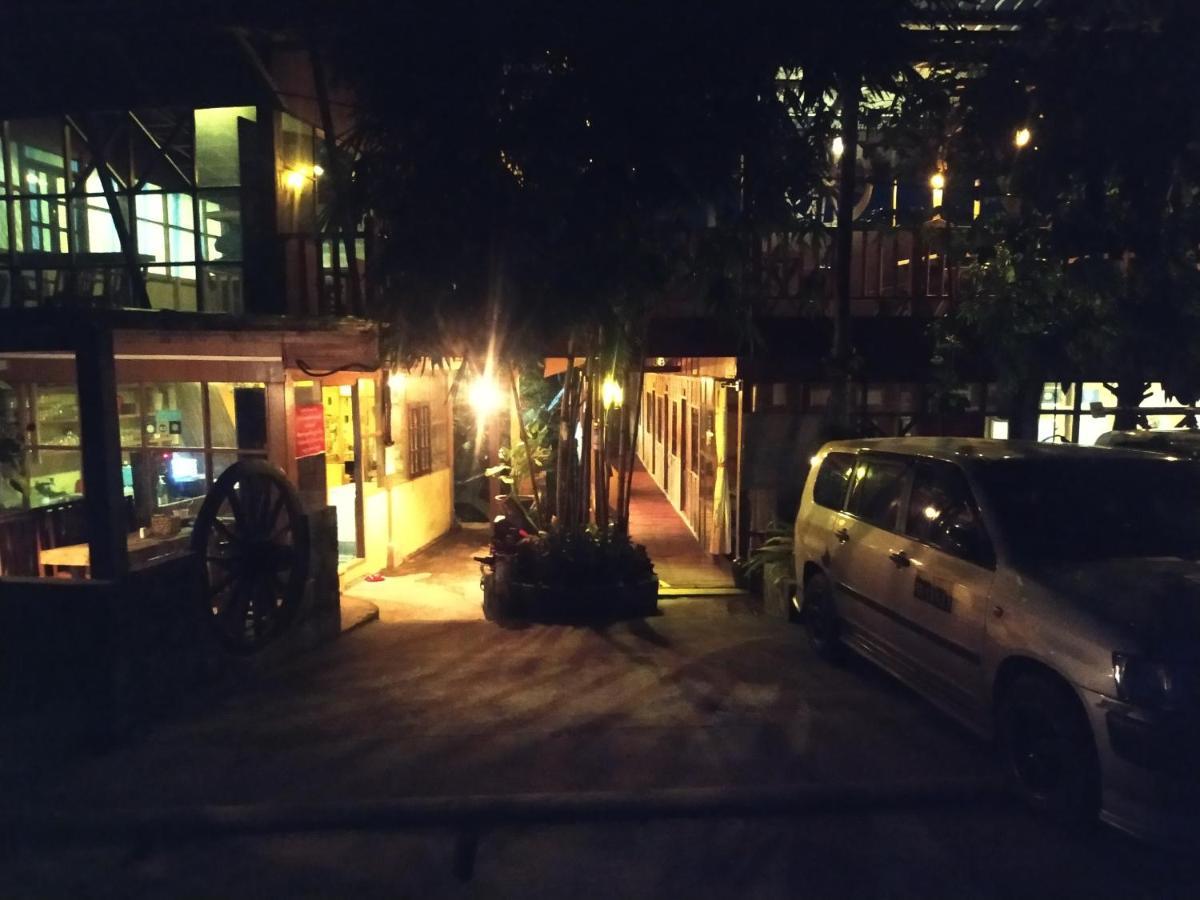 Dream House Guest House & Restaurant Ngwesaung Buitenkant foto