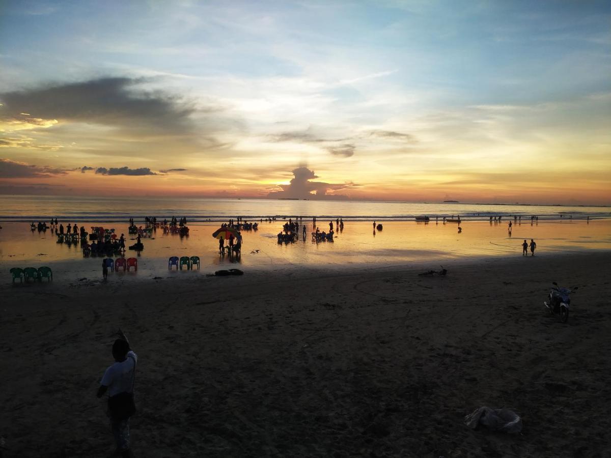 Dream House Guest House & Restaurant Ngwesaung Buitenkant foto